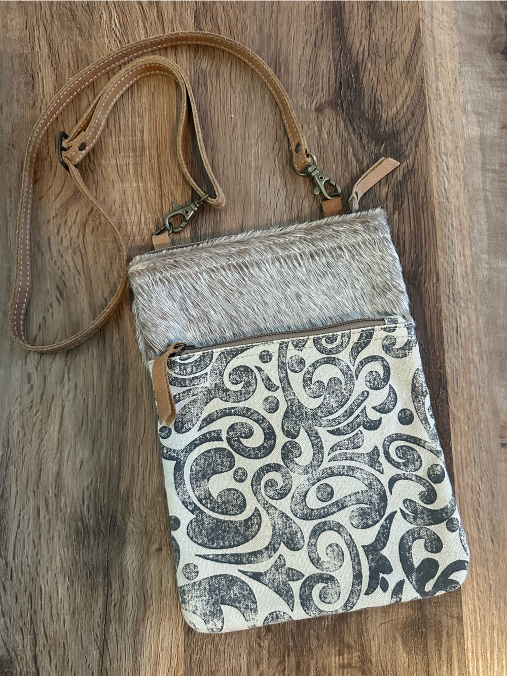 Like NEW Myra Bag Crossbody Purse